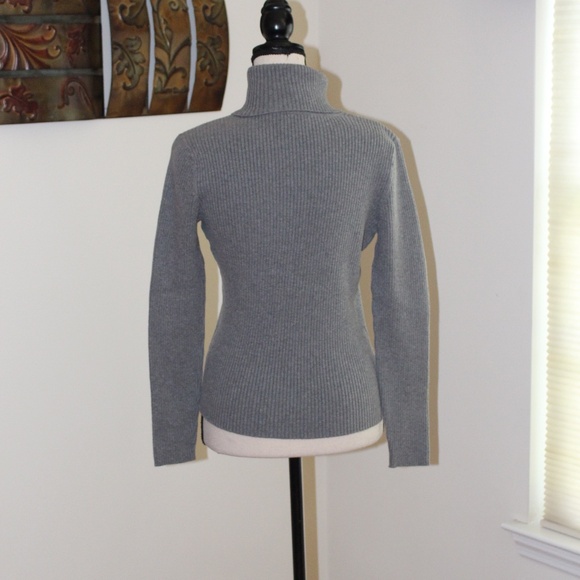 a.n.a A New Approach, long sleeve gray ribbed turtleneck sweater-top Medium - Picture 3 of 7